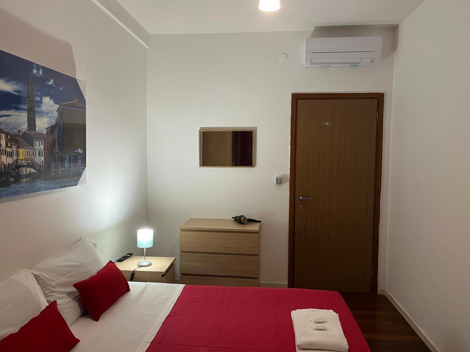 Venice Popular Stay Mestre Bagian luar foto