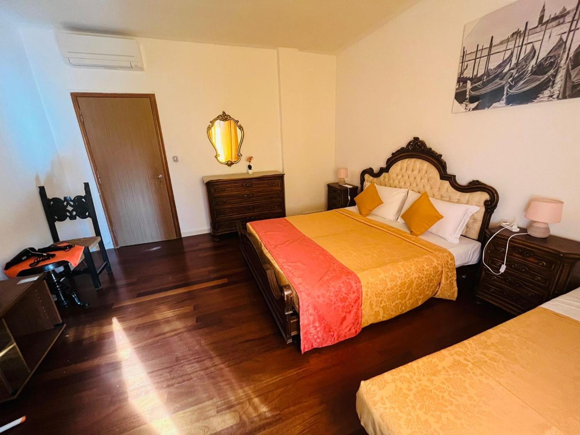 Venice Popular Stay Mestre Bagian luar foto